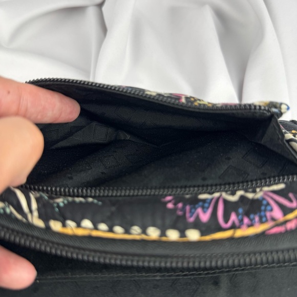 Vera Bradley Turn Lock Zip Around Wallet with multi color Paisly’s - Picture 15 of 16